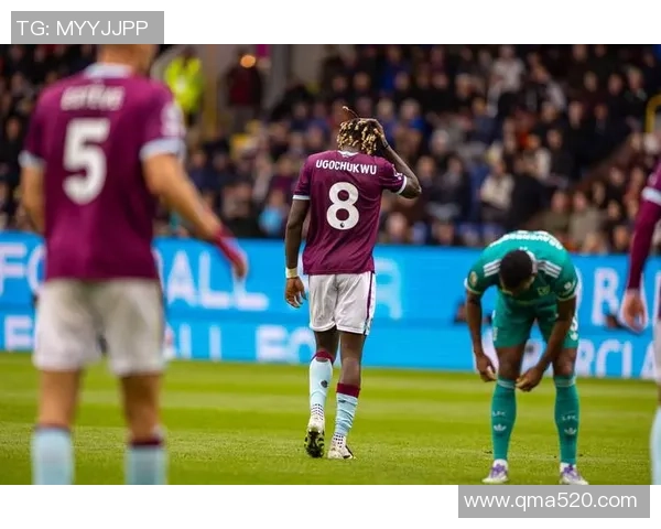 英超焦点战利物浦与巴萨战平帽子戏法引发争议判罚引热议